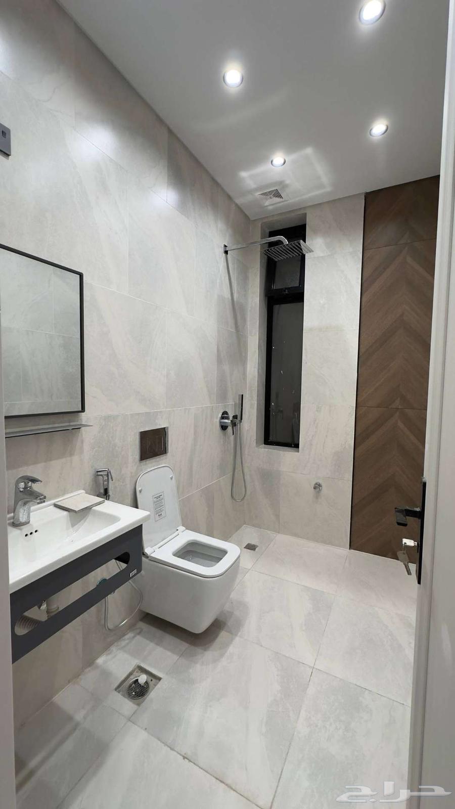 5 bedroom apartment in Batha Quraysh 9