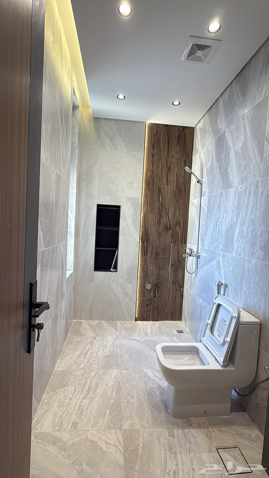 5 bedroom apartment in Wali Al Ahd 13