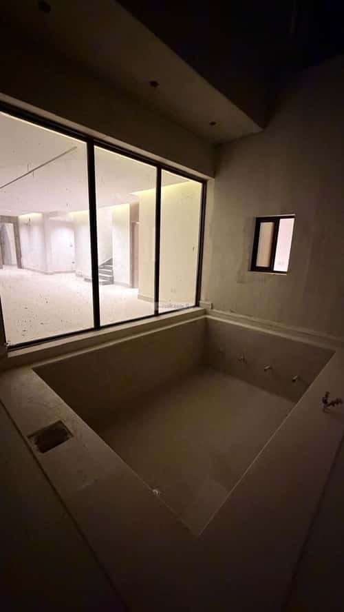 5 bedroom villa in Al Qairawan 4