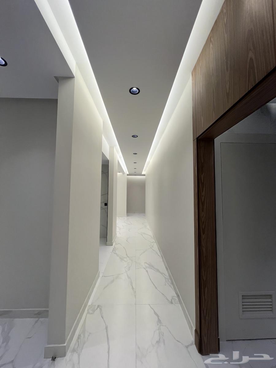 5 bedroom apartment in Al Buhayrat 12