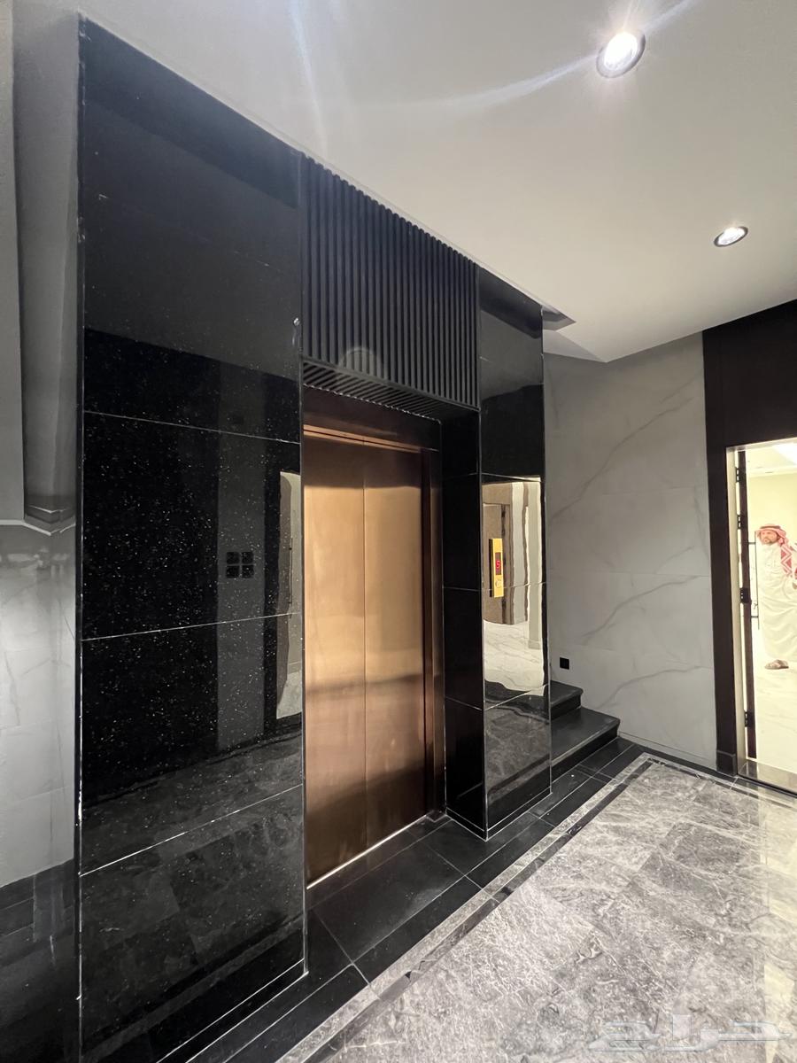 5 bedroom apartment in Al Buhayrat 13