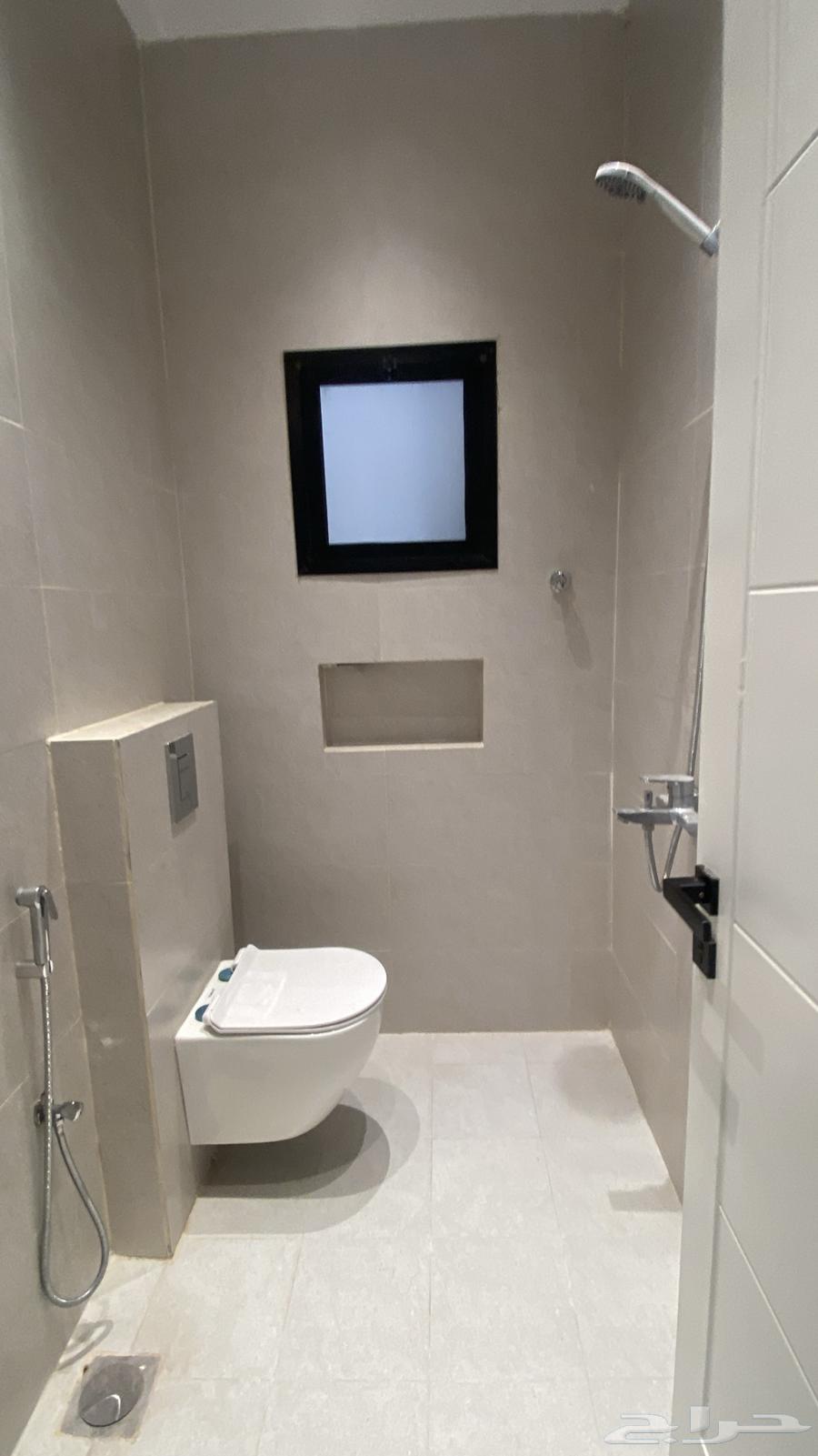5 bedroom apartment in Al Buhayrat 11