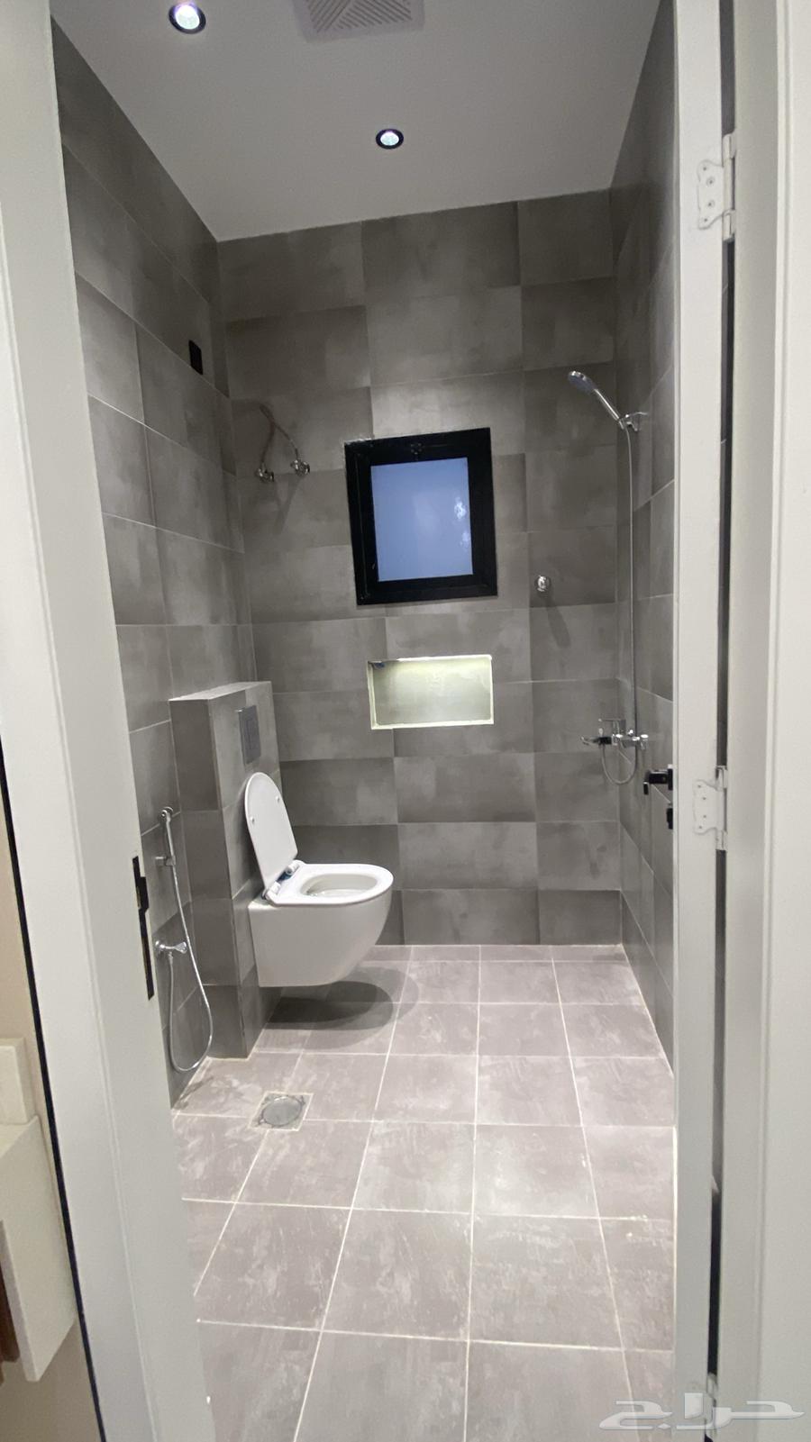 5 bedroom apartment in Al Buhayrat 13