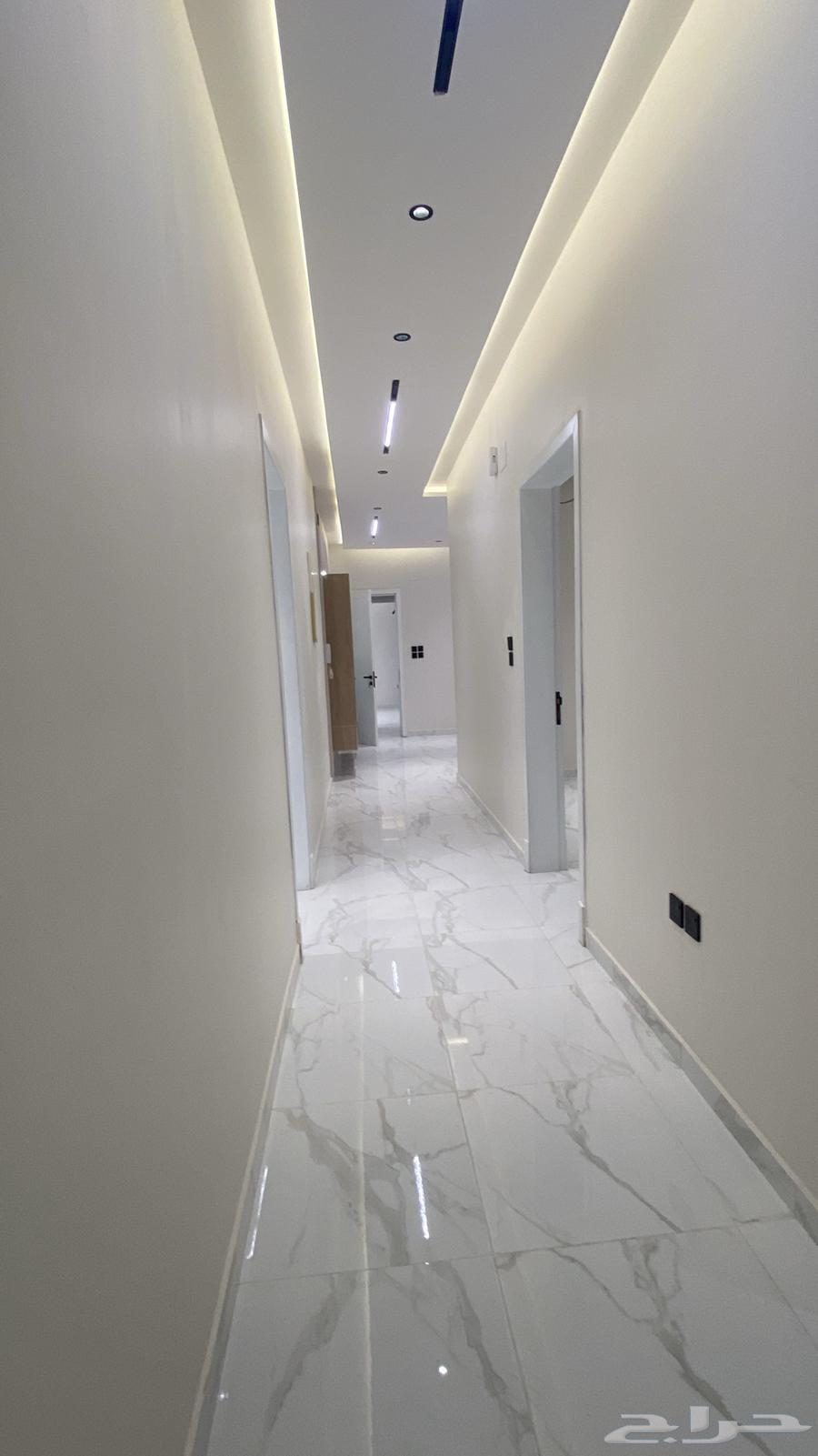 5 bedroom apartment in Al Buhayrat 14