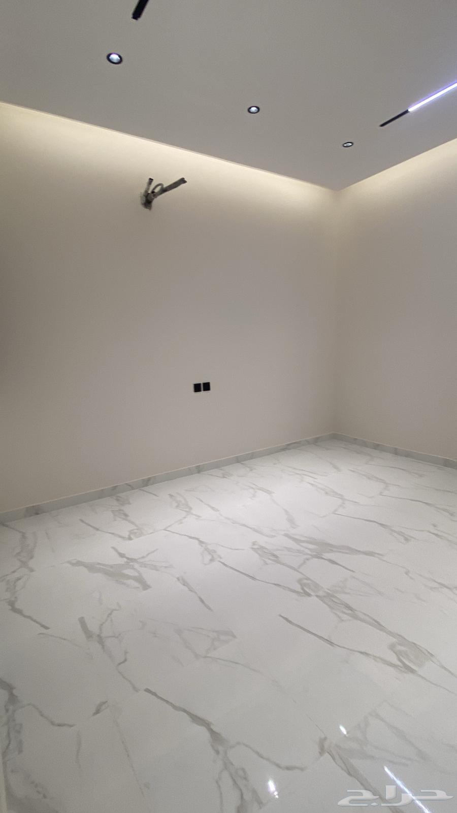5 bedroom apartment in Al Buhayrat 15