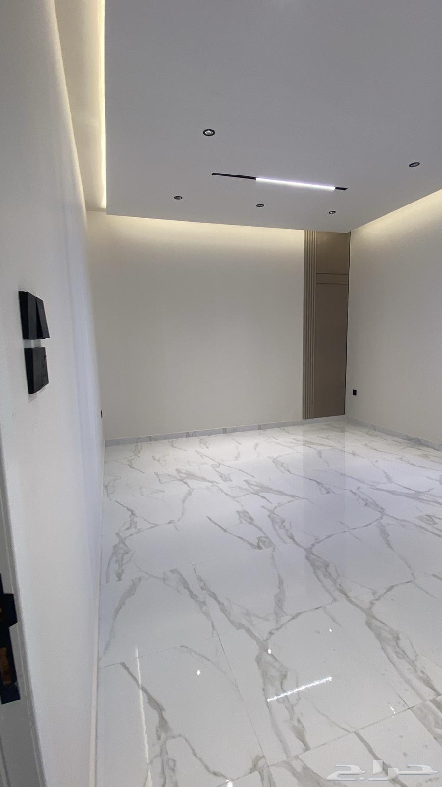 5 bedroom apartment in Al Buhayrat 4