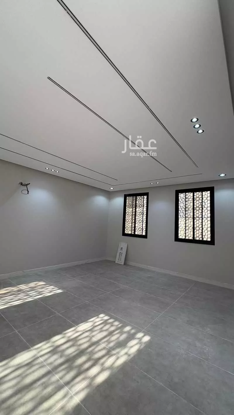 فيلا 6 غرف في بحرة 10