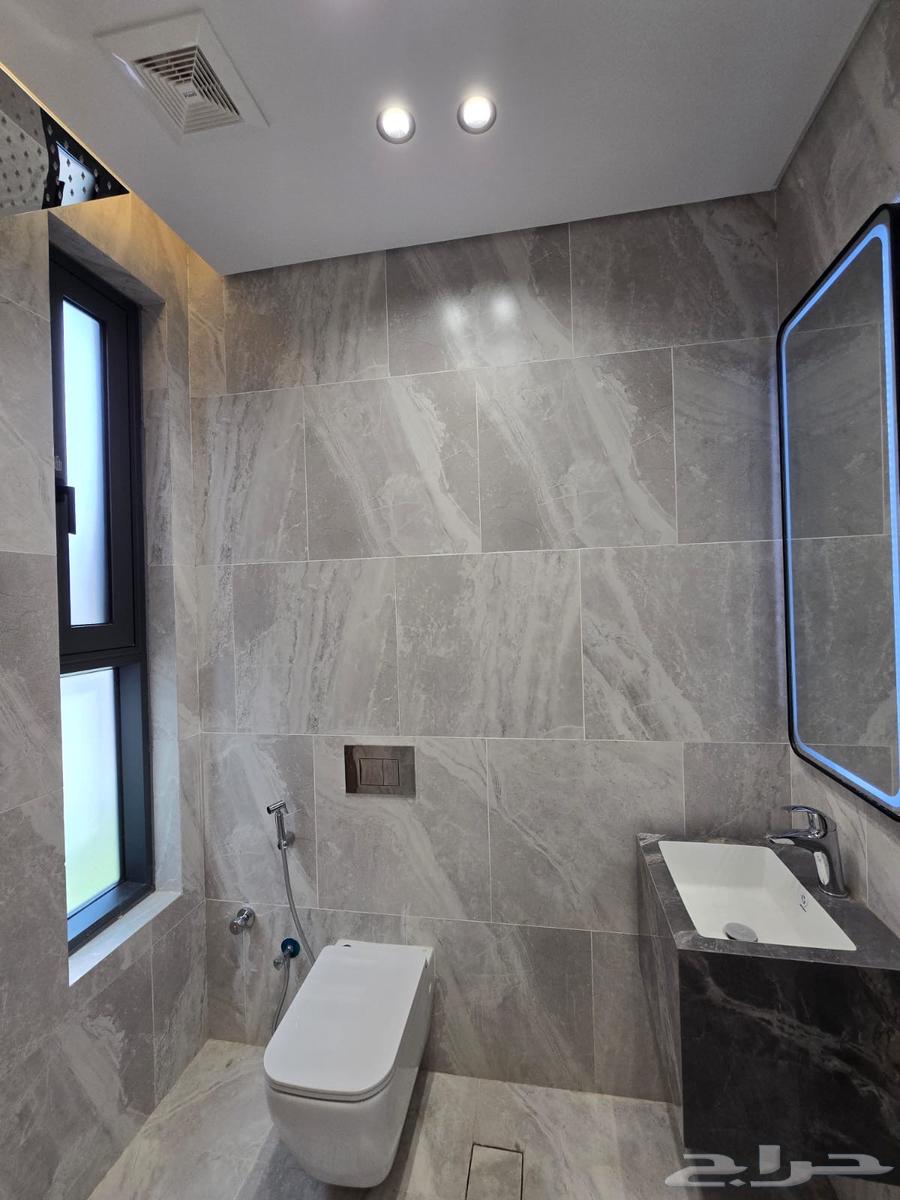 4 bedroom apartment in Al Aziziyah 12