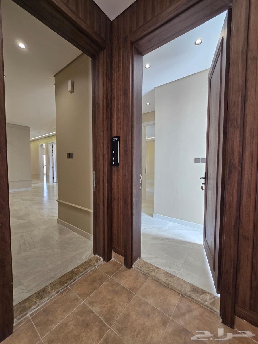 4 bedroom apartment in Al Aziziyah 5