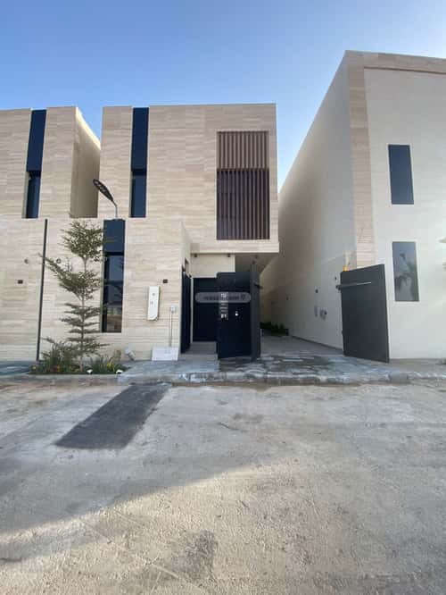 5 bedroom villa in Al Mahdiyyah 1