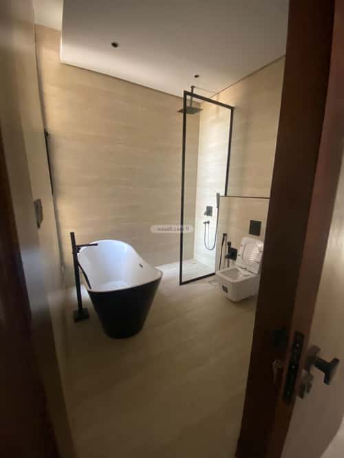 5 bedroom villa in Al Mahdiyyah 3