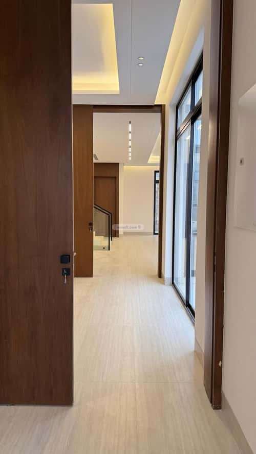 5 bedroom villa in Al Mahdiyyah 3