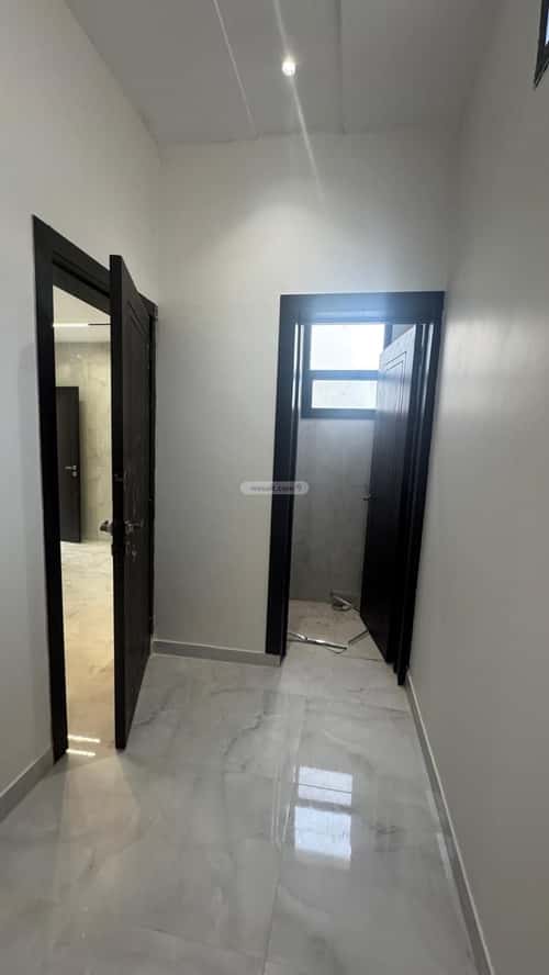 5 bedroom floor in Al Janadriyah 3