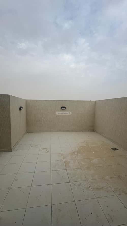 5 bedroom floor in Al Janadriyah 4