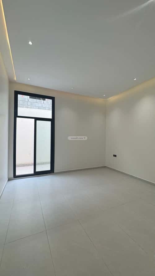 5 bedroom floor in Al Janadriyah 4