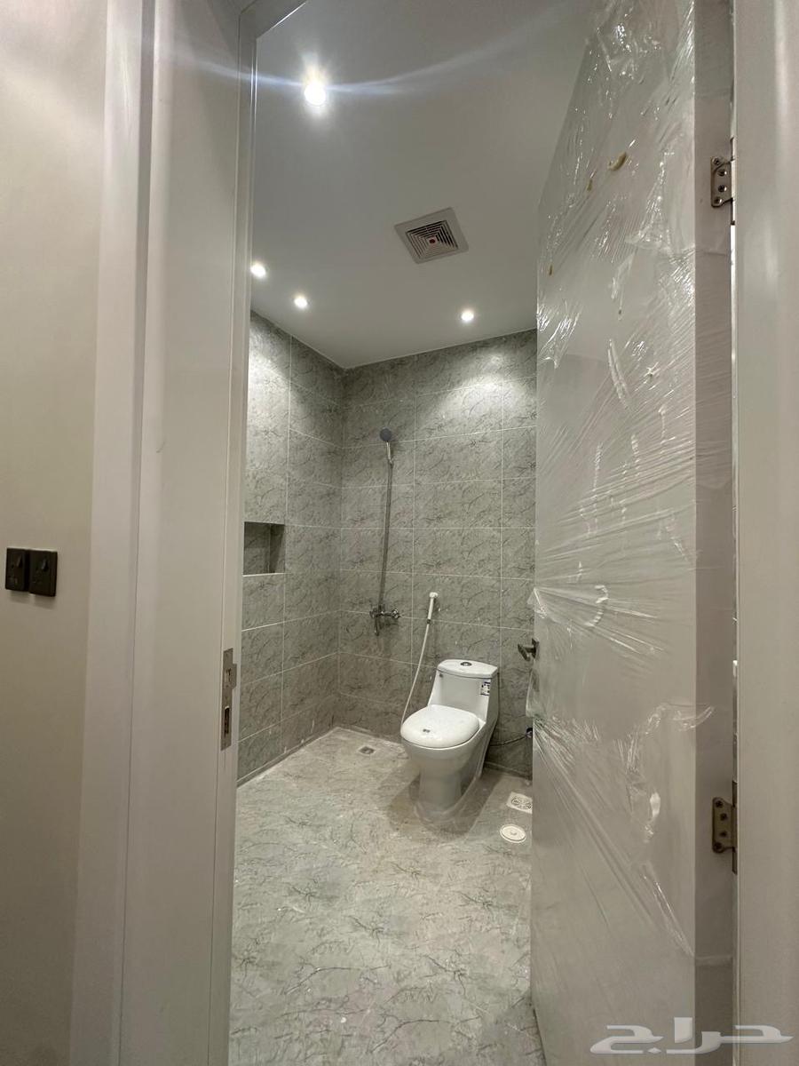 7 bedroom villa in Al Buhayrat 2