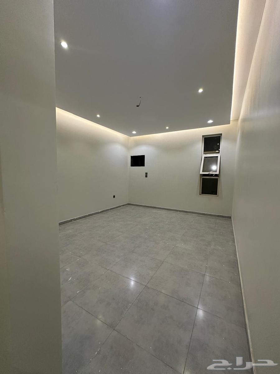7 bedroom villa in Al Buhayrat 24