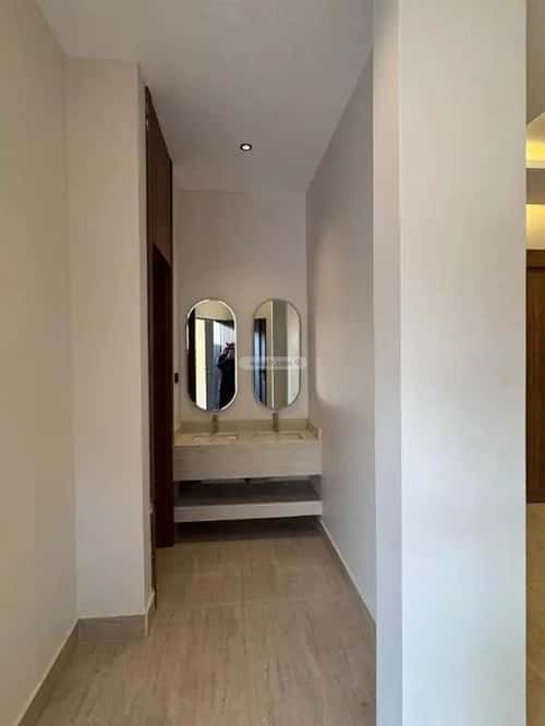 5 bedroom villa in Al Mahdiyyah 1