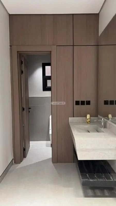 5 bedroom villa in Al Mahdiyyah 4