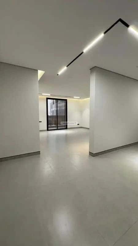 5 bedroom villa in Al Mahdiyyah 2