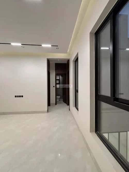 5 bedroom villa in Al Mahdiyyah 2
