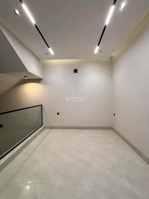 5 bedroom villa in Al Mahdiyyah 3