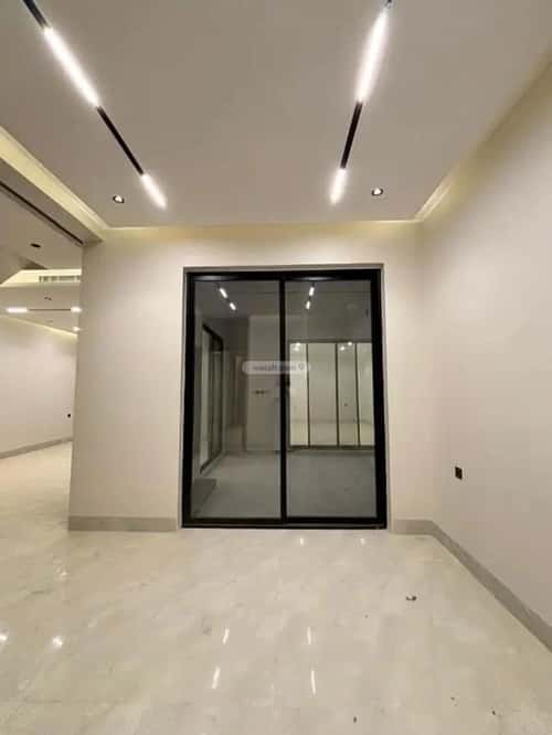 5 bedroom villa in Al Mahdiyyah 3