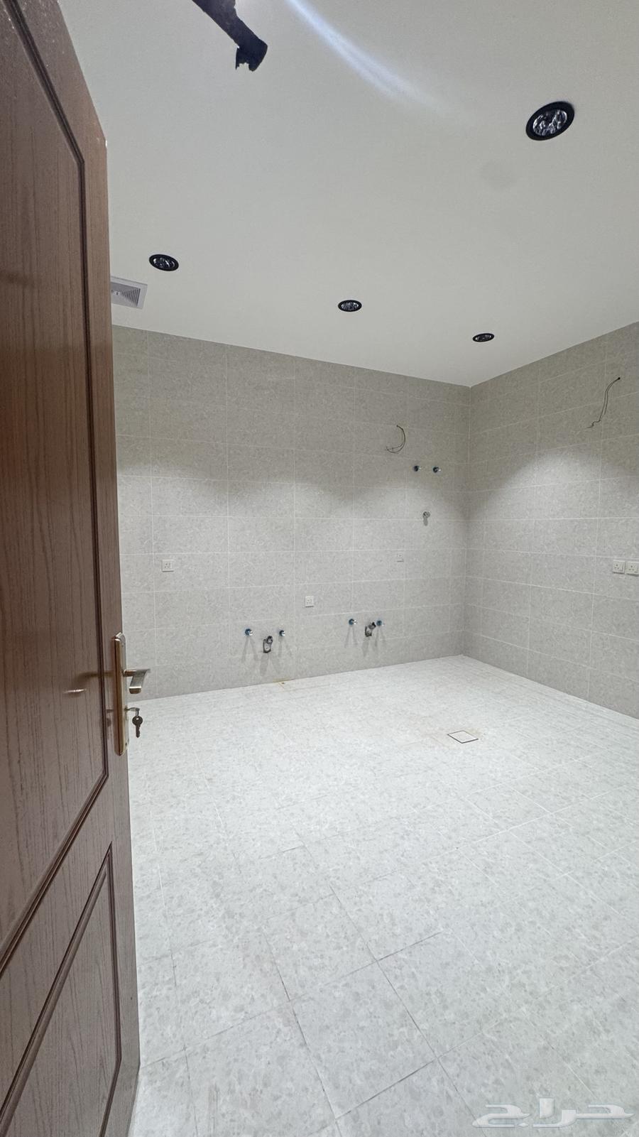 6 bedroom villa in Wali Al Ahd 9