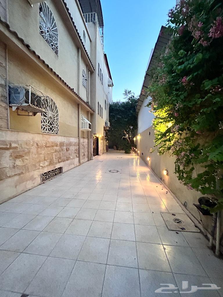 8 bedroom villa in Wali Al Ahd 3