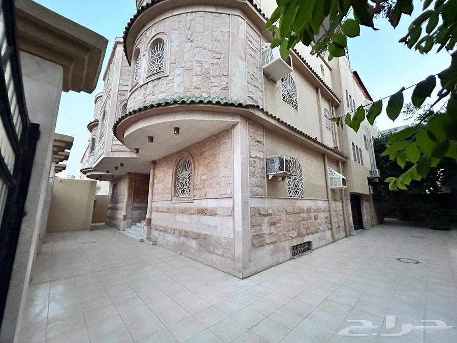 8 bedroom villa in Wali Al Ahd 4
