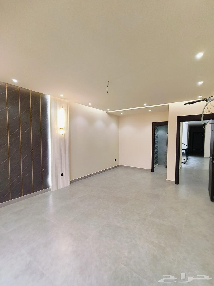 8 bedroom villa in Al Ukayshiyyah 18