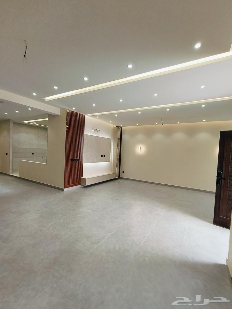 8 bedroom villa in Al Ukayshiyyah 4