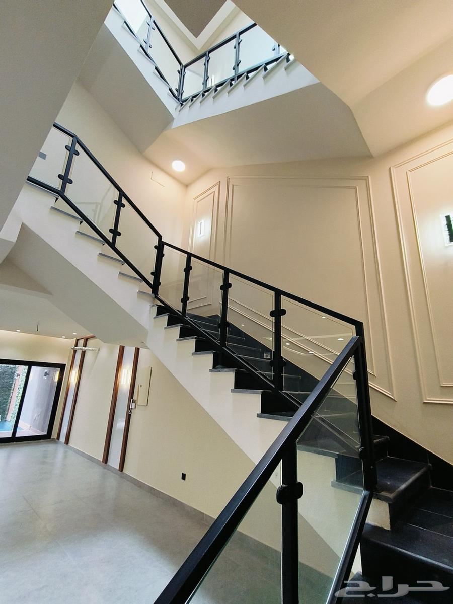 8 bedroom villa in Al Ukayshiyyah 5