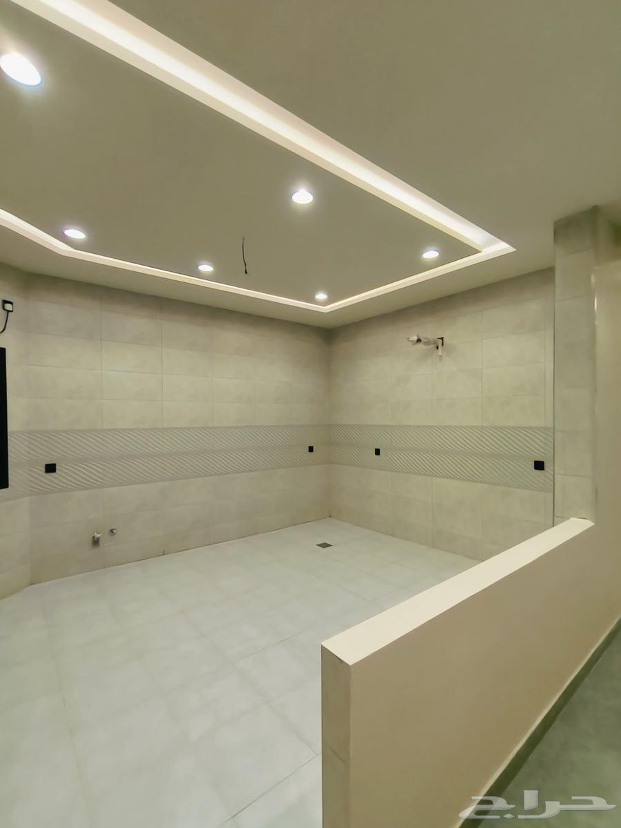 8 bedroom villa in Al Ukayshiyyah 8