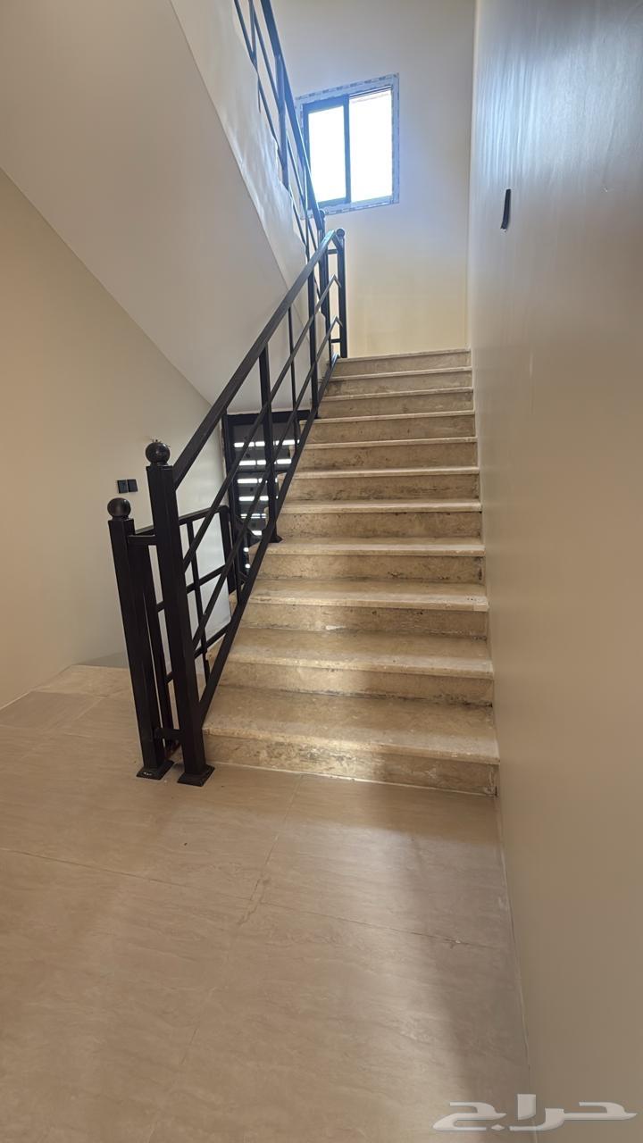 5 bedroom villa in Wali Al Ahd 12
