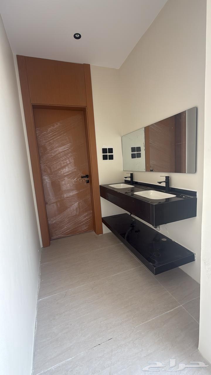 5 bedroom villa in Wali Al Ahd 13