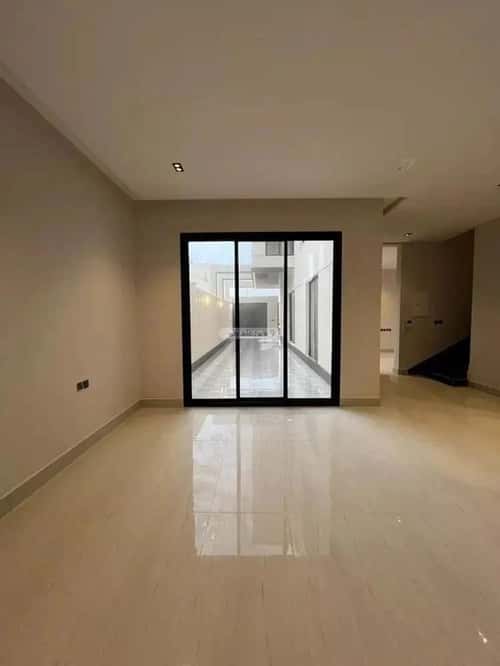 6 bedroom villa in Al Mahdiyyah 3