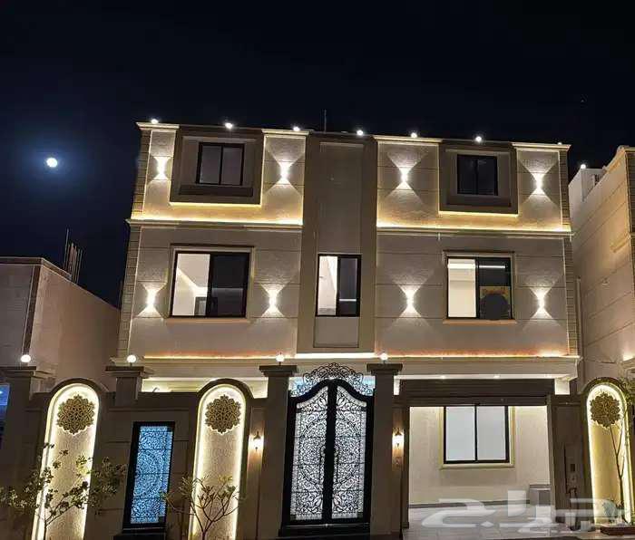 8 bedroom villa in Al Ukayshiyyah 2