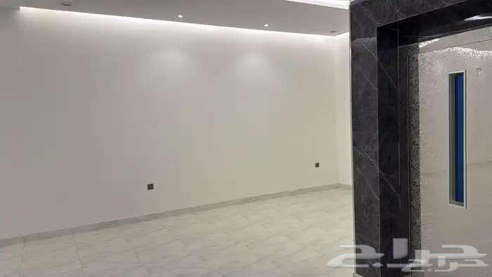 8 bedroom villa in Al Ukayshiyyah 5