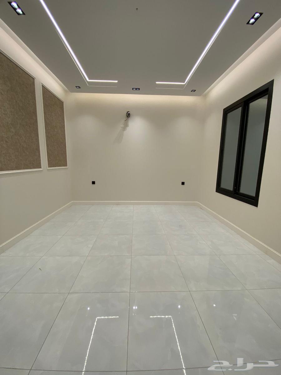 4 bedroom apartment in Al Sharayea 8