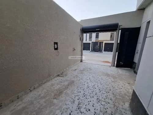 5 bedroom villa in Al Janadriyah 4