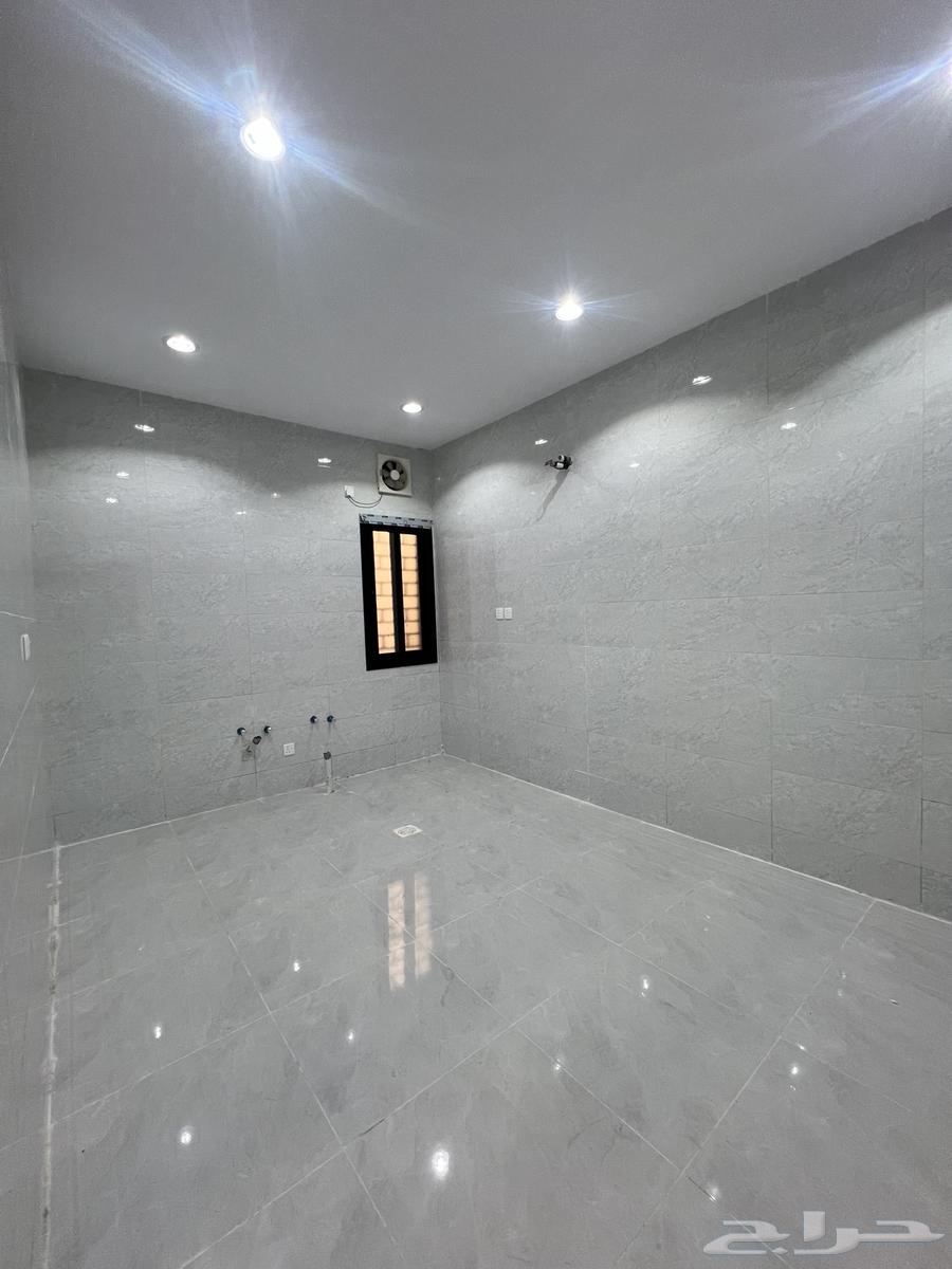 9 bedroom villa in Al Ukayshiyyah 3