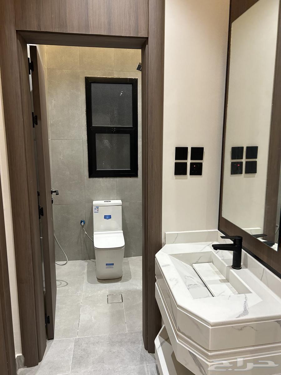 8 bedroom villa in Al Ukayshiyyah 12