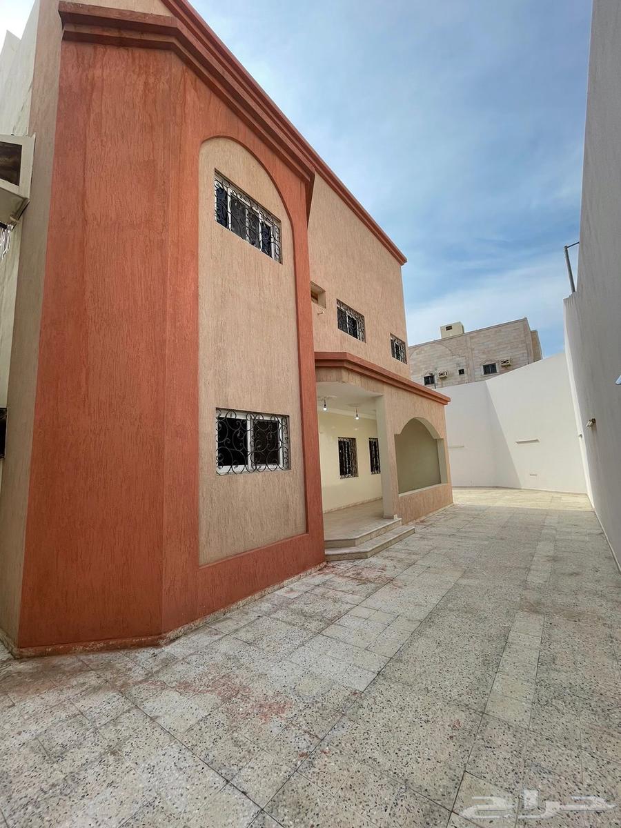 11 bedroom villa in Al Sharayea 2