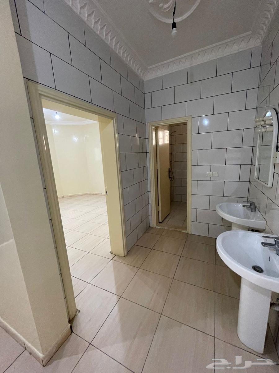 11 bedroom villa in Al Sharayea 9