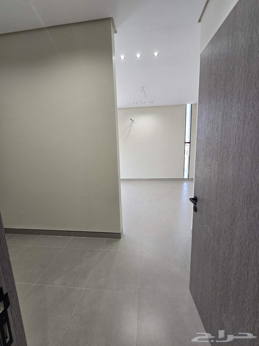 فيلا 7 غرف في ولي العهد 19