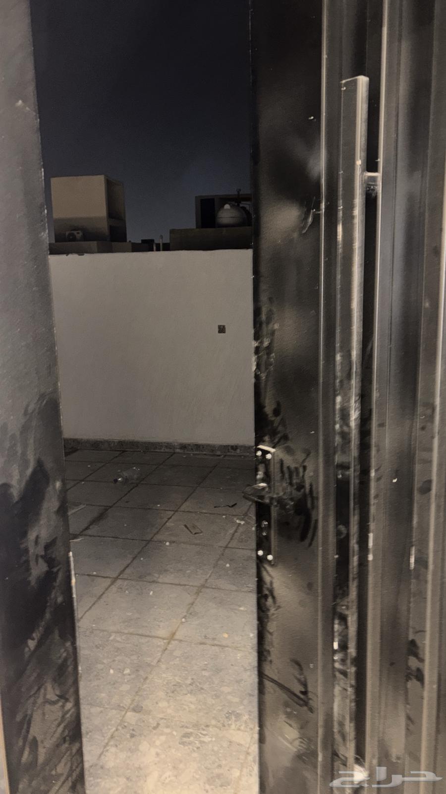 شقة  في الرمال 4