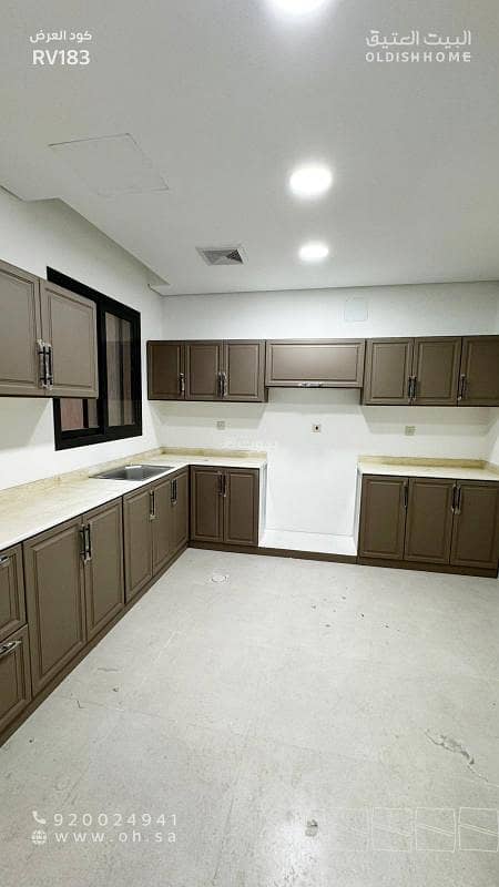 4 bedroom villa in King Khalid International Airport, Riyadh 14