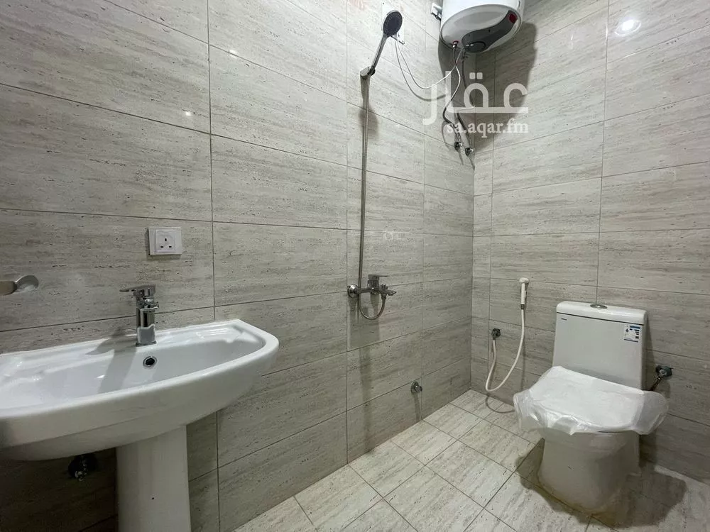 1 bedroom floor in Al Sharafiyah 4