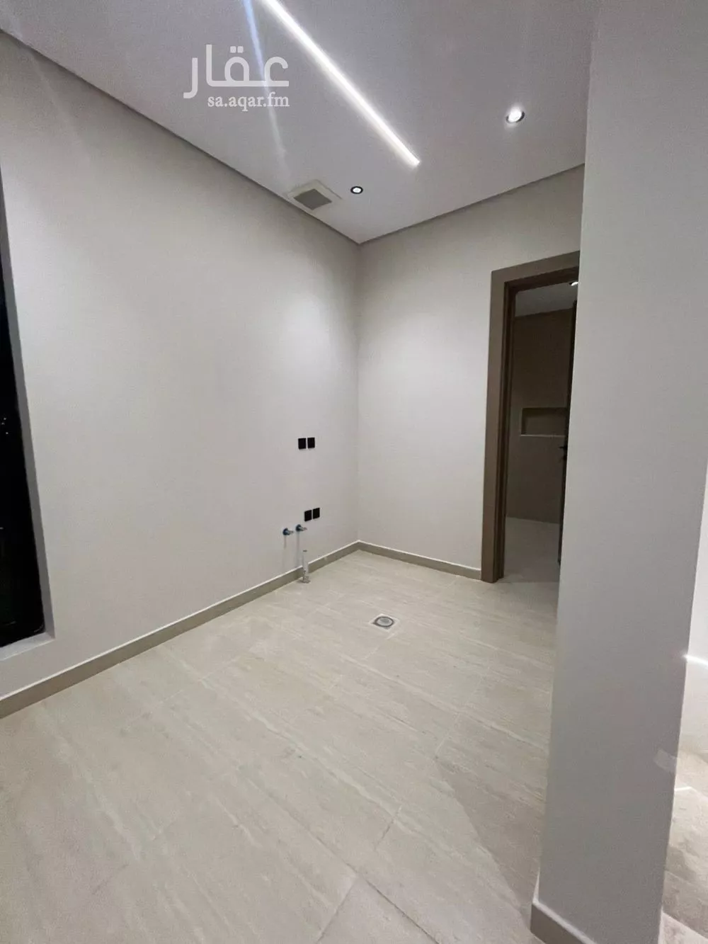 5 bedroom villa in Al Hazm 16